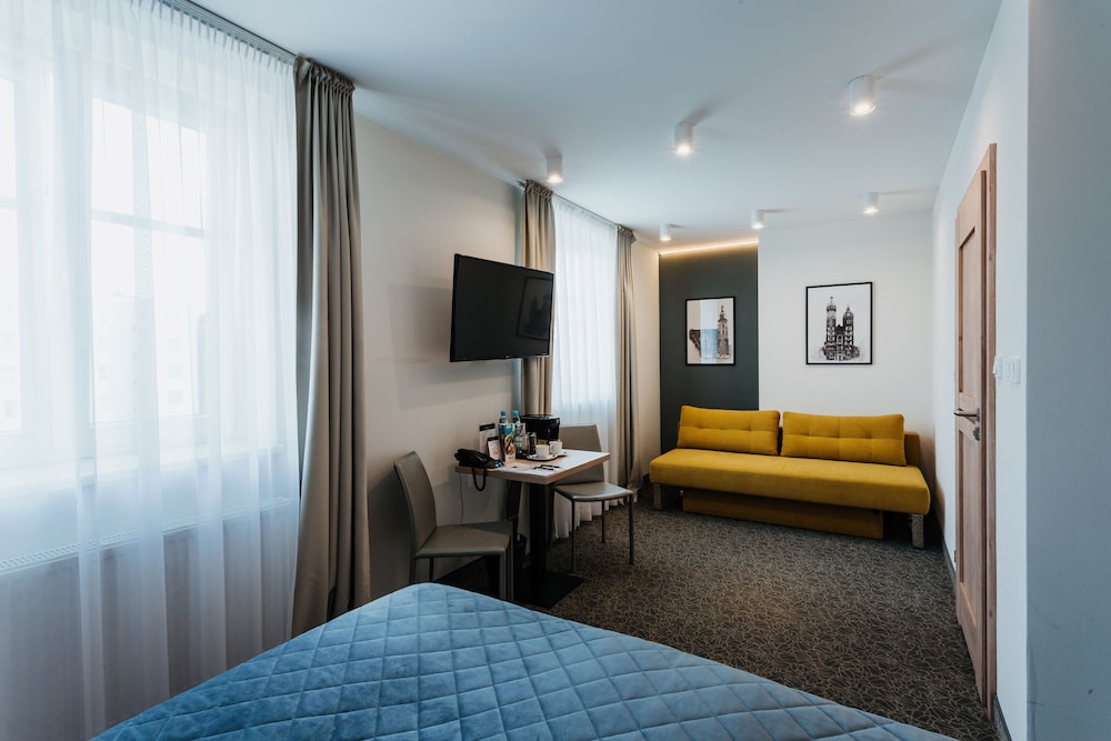 Deluxe Double Room, 1 King Bed photo 3