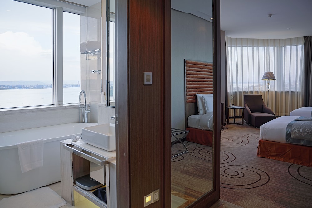 Deluxe Twin Room, Multiple Beds (Fleuve) photo 2