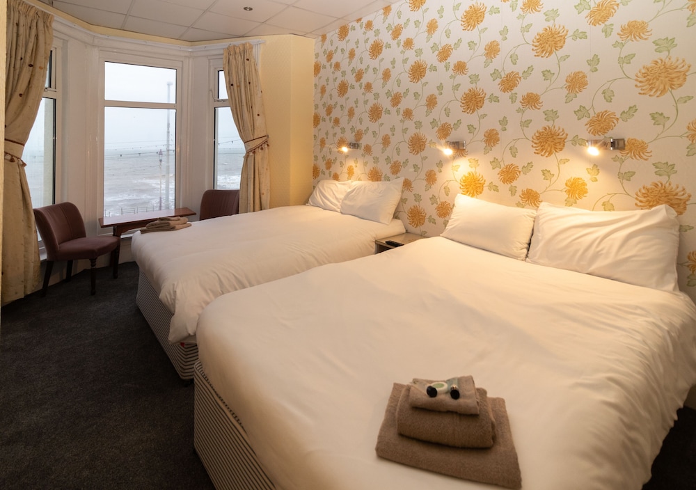 Quadruple Room, Sea View