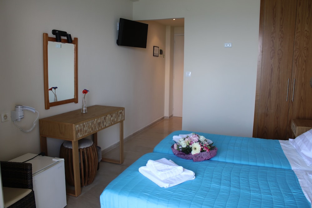 Double Room, Balcony, Sea View - Photo 4