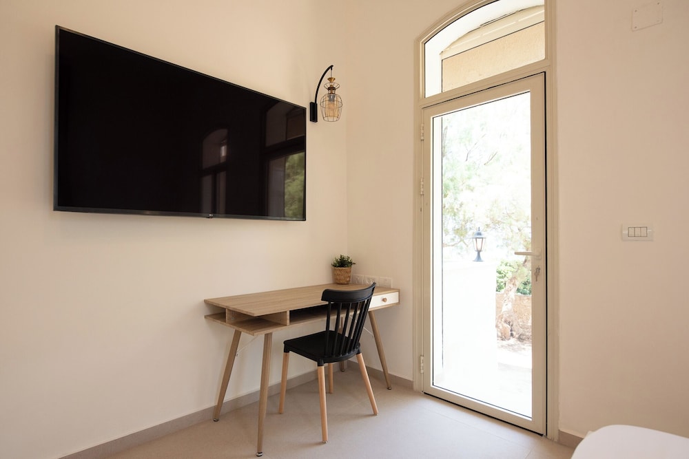 Luxury Apartment photo 3