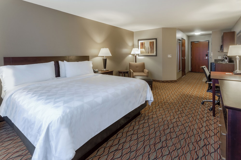 Standard Room, 1 King Bed (Walk-In Shower)
