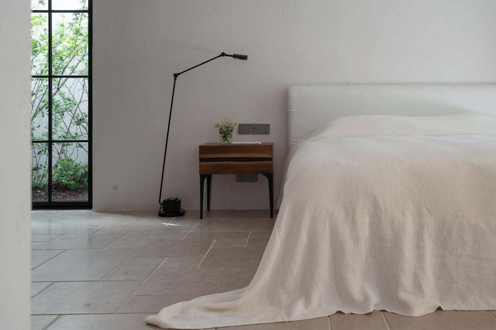 Basic Double Room, Courtyard View photo 1
