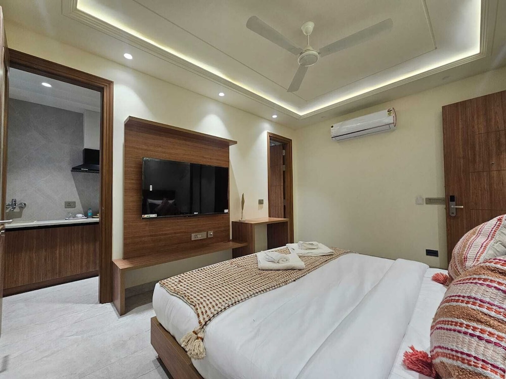 Deluxe Studio, 1 King Bed