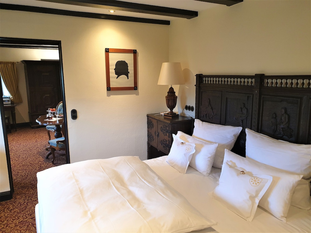 Deluxe Suite (Adults Only)