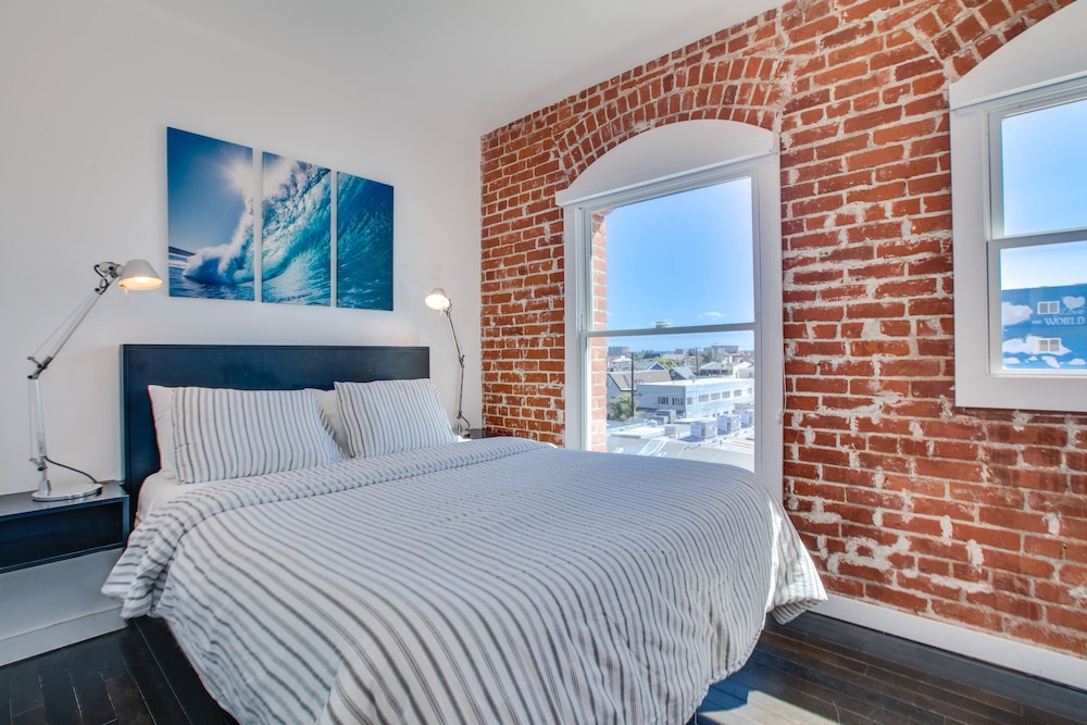 One Bedroom Suite With Beachfront Ocean View