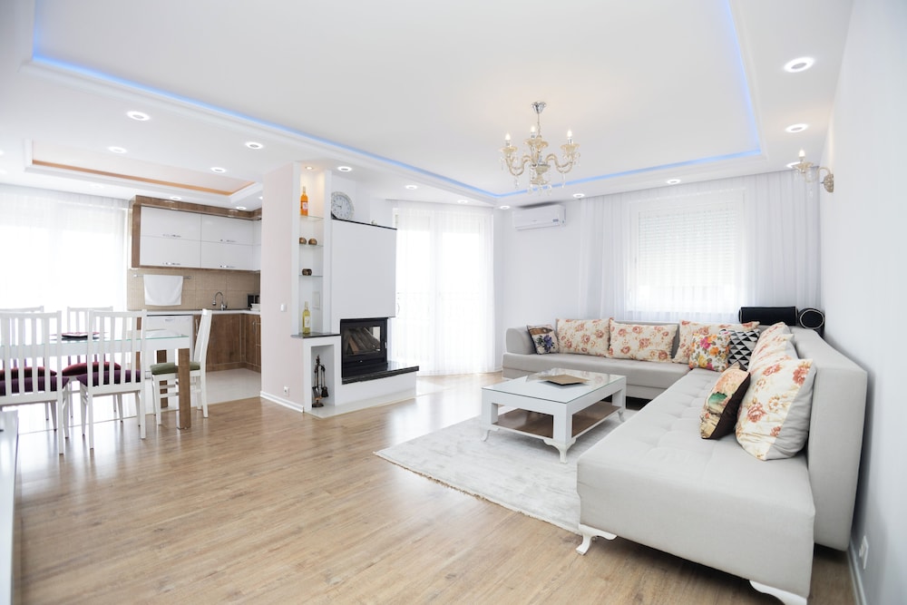 Exclusive Apartment photo 1