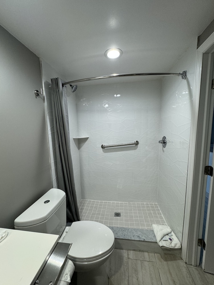 Standard Room, 2 Double Beds, Non Smoking, Kitchenette photo 2