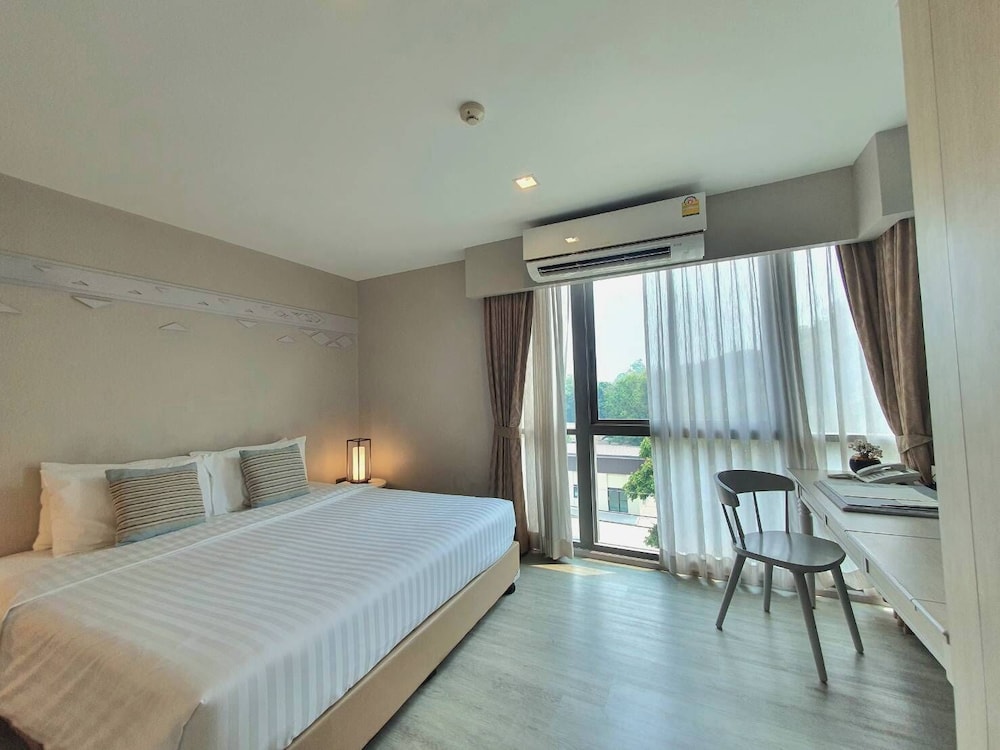 Deluxe Double Room, 1 King Bed - Photo 1