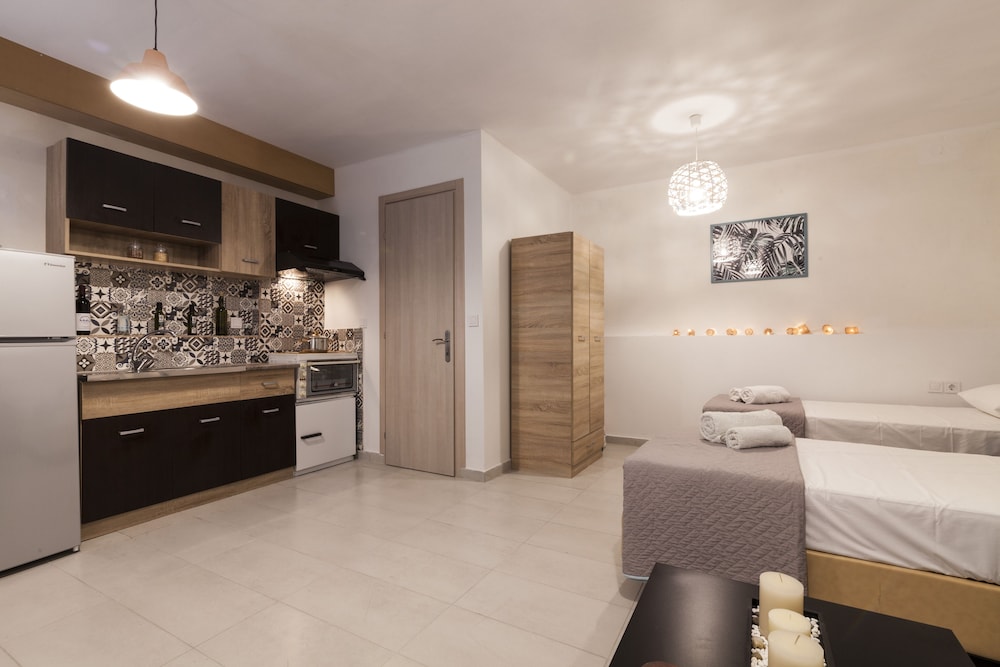 Studio, 2 Twin Beds, Ground Floor photo 1