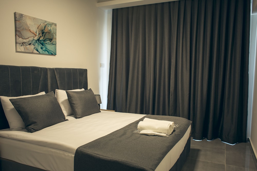 Deluxe Room, 1 Bedroom, City View photo 3