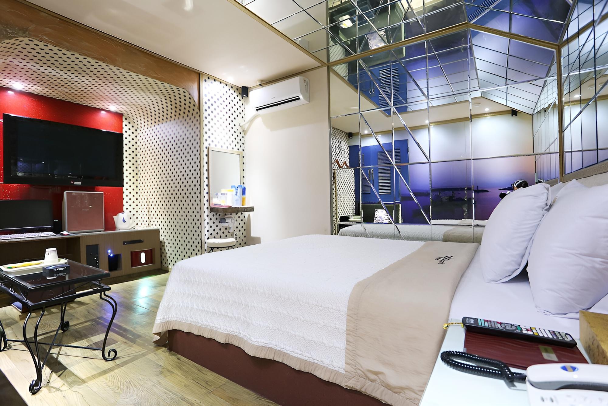 Room (Standard Room (Random Assignment)) - Photo 21