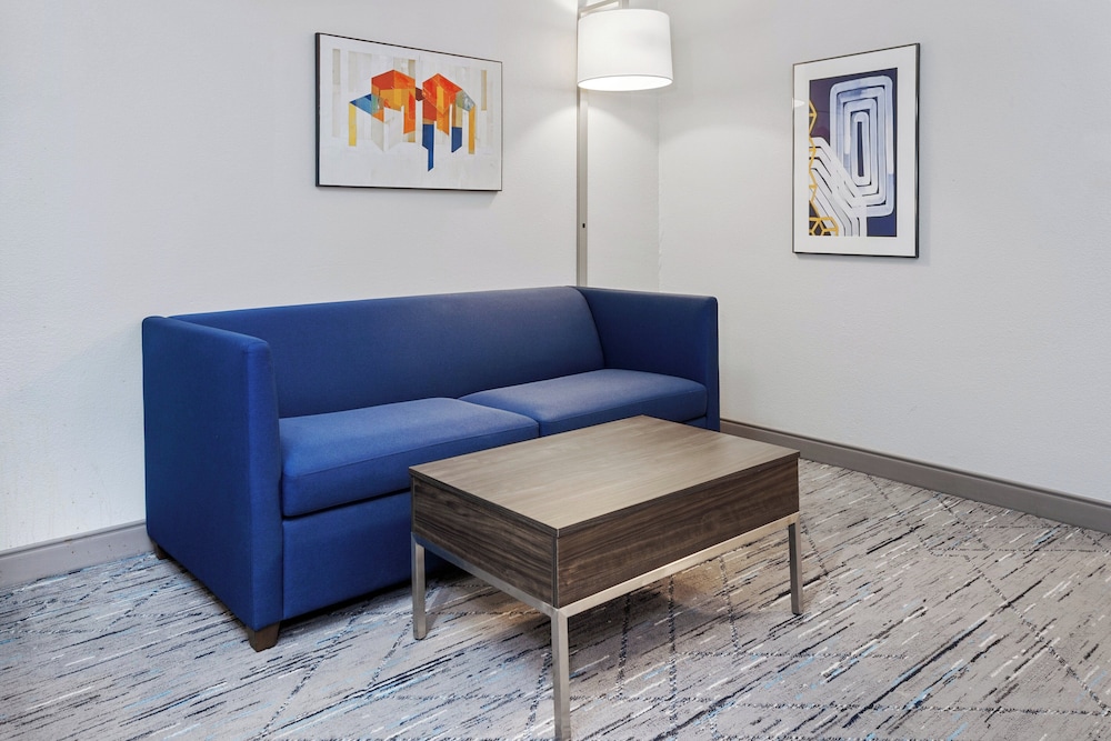 Suite, 1 King Bed, Accessible (Communications) - Photo 5