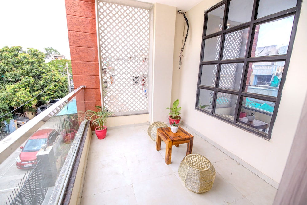 Twin Room with Balcony - Photo 3