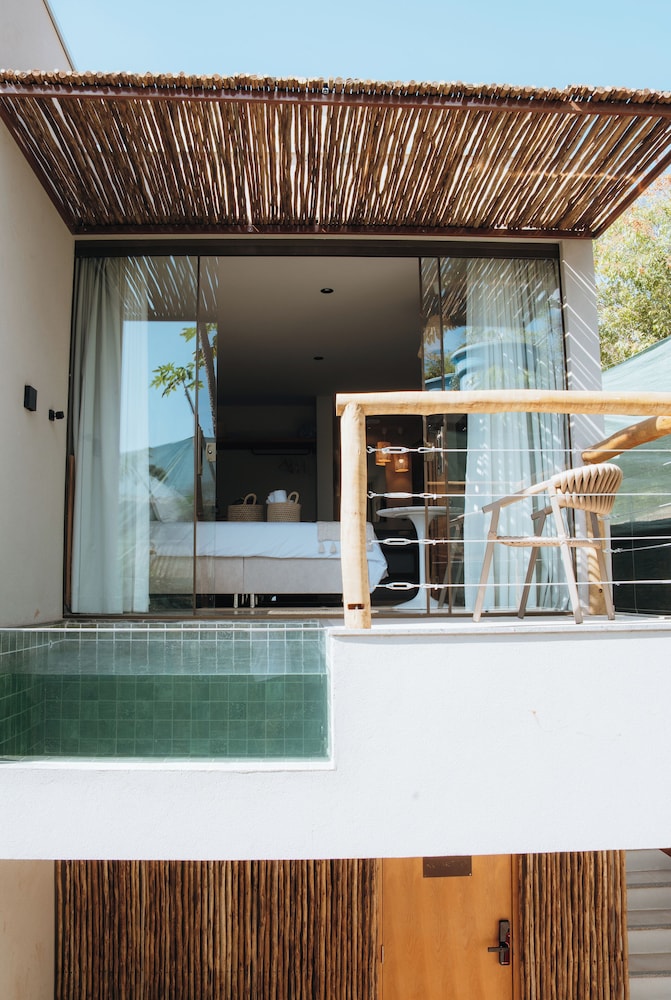 Luxury Suite, 1 King Bed, Private Pool, Mountain View photo 1