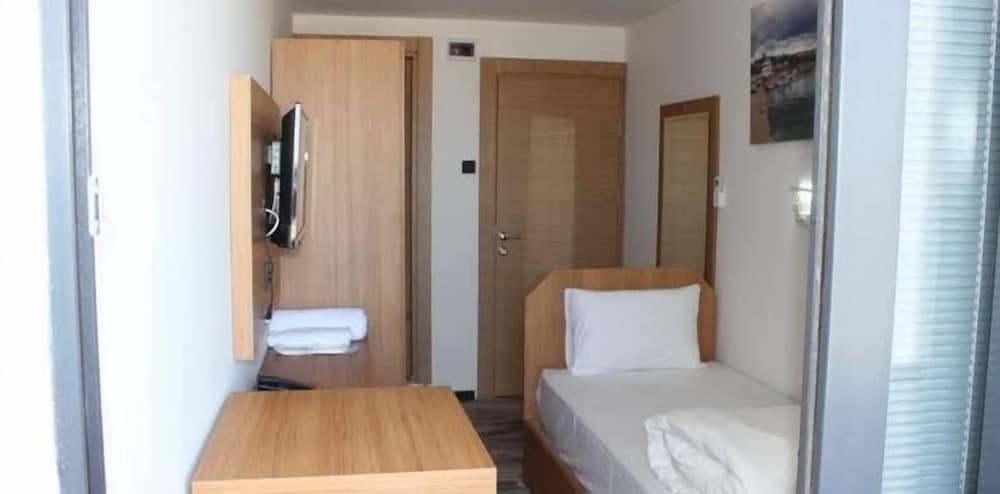 Standard Single Room, Balcony, Sea Facing photo 1