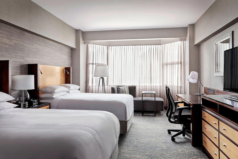 Junior Suite, 2 Double Beds - Photo 2