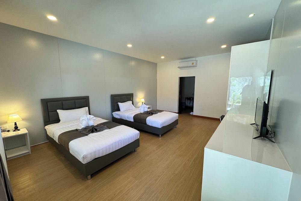 Deluxe Twin Room photo 1