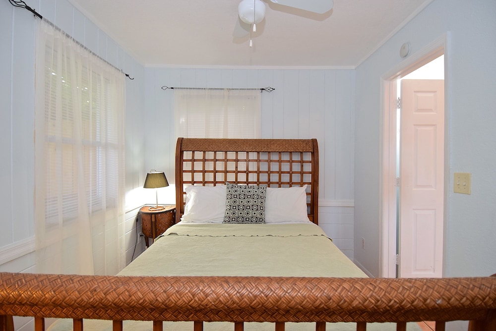 Cottage, Hot Tub, Bay View (Montego Bay Room) photo 2