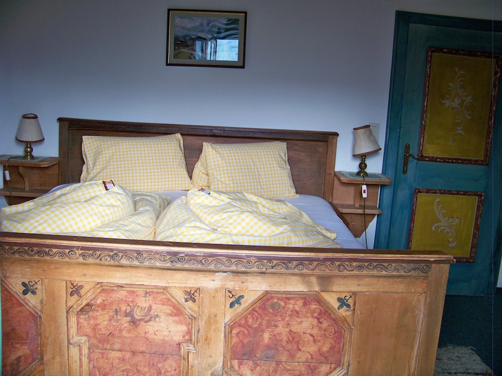 Traditional Apartment, Mountain View, Mountainside photo 2
