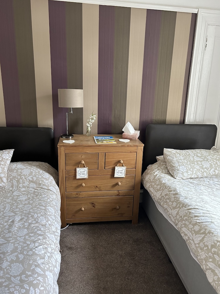 Basic Double or Twin Room photo 3