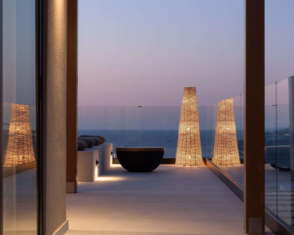 Hilltop Executive Suite with Jacuzzi and Private Pool, Panoramic Sea View - Adults Only - Photo 13