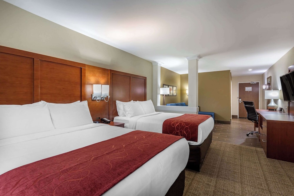Suite, Multiple Beds, Non Smoking photo 2