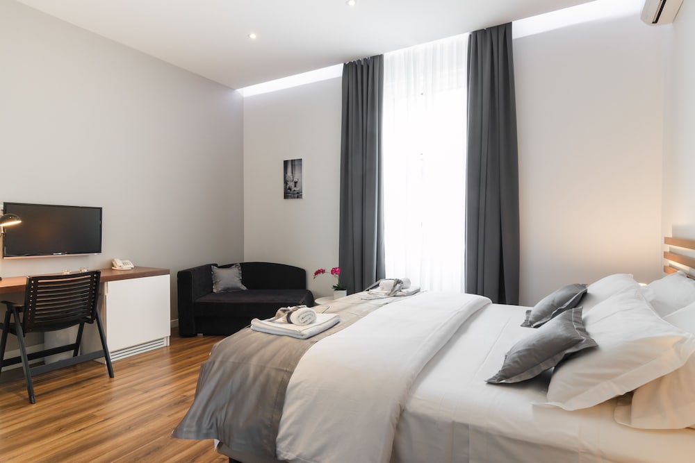 Superior Double or Twin Room photo 1