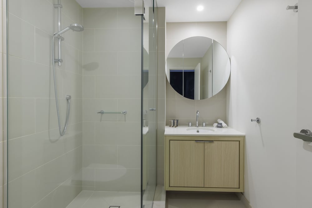 1 Bedroom Apartment - Unserviced photo 2