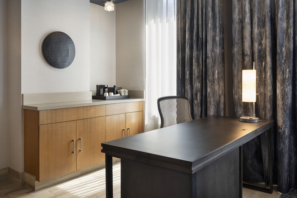 Junior Suite, Multiple Beds