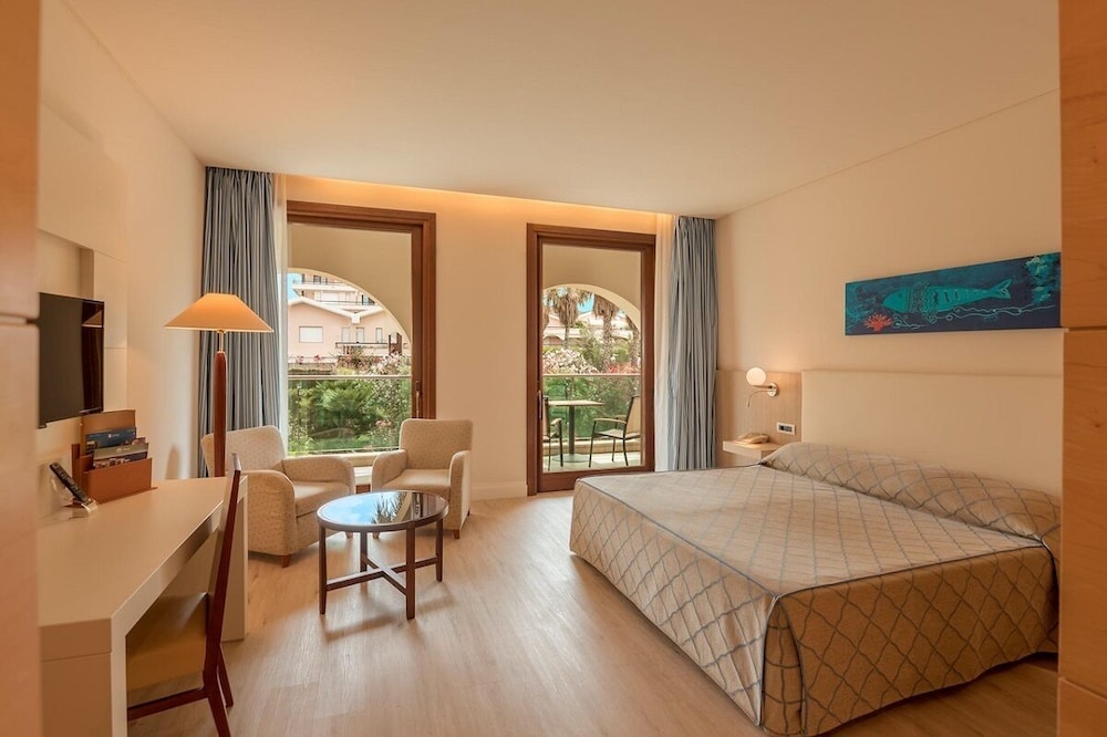 Superior Room with balcony - Garden View