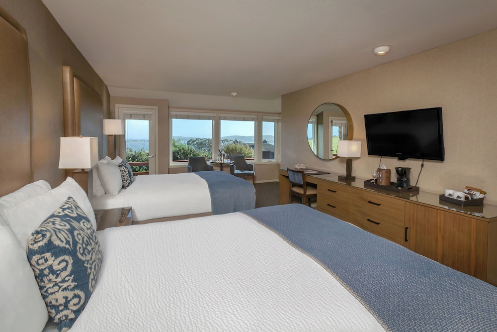 Deluxe Room, 2 Queen Beds, Ground Floor photo 3