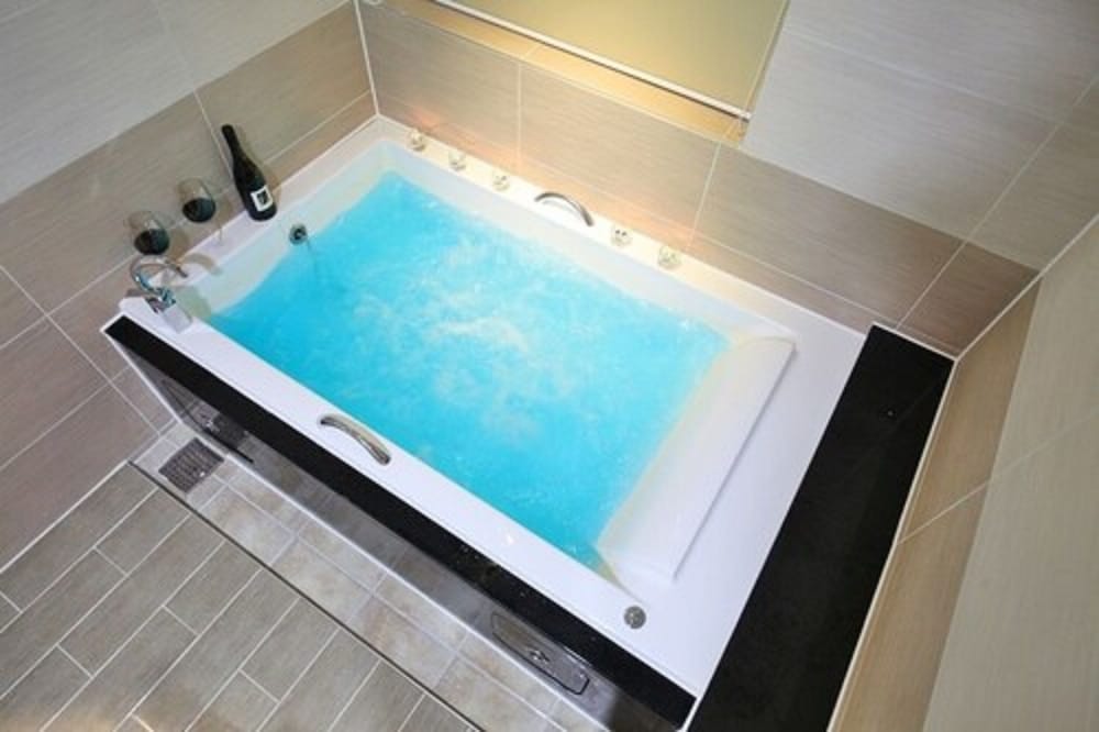 Seawater Spa Room, Mountain View (1Double + 1Single) photo 3