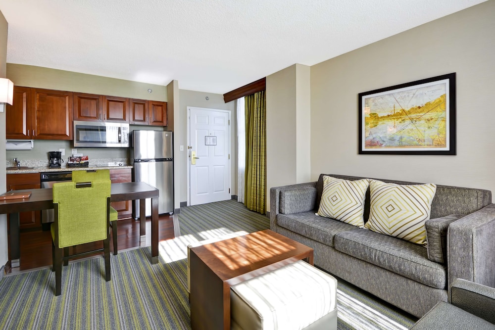 Suite, 2 Queen Beds - Photo 4
