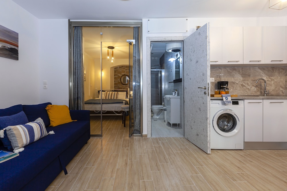 Romantic Apartment, 1 King Bed