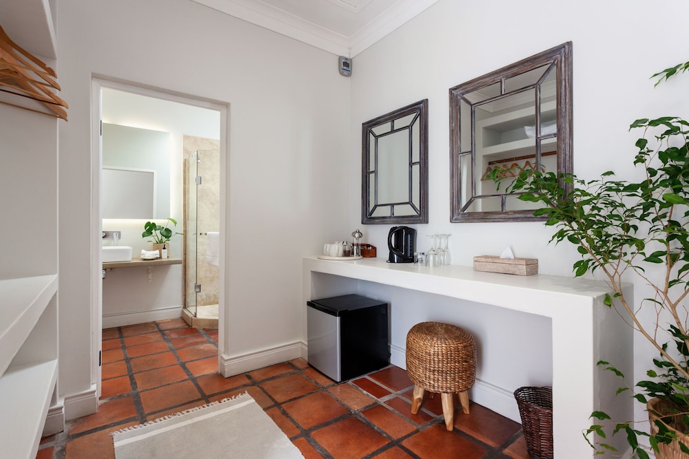 Standard Room, 1 Bedroom, Pool Access, Poolside photo 2