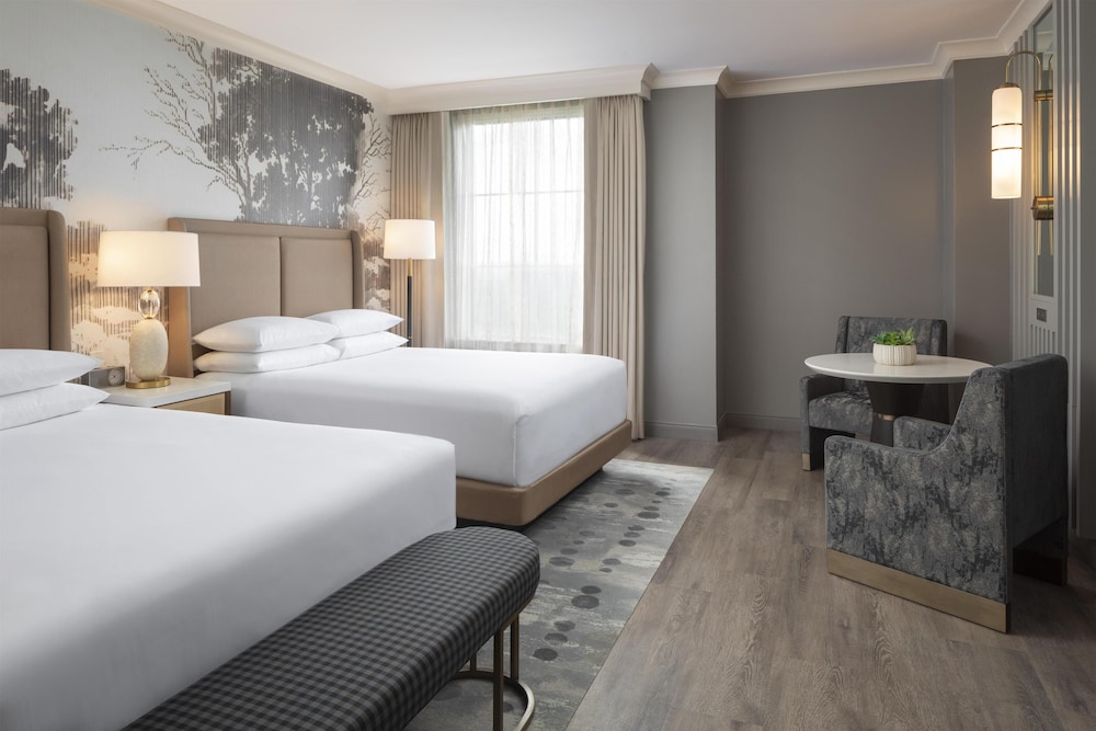 Room, 2 Queen Beds, Bathtub photo 1