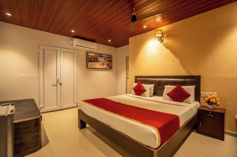 Luxury Penthouse, 2 Bedrooms, Refrigerator & Microwave, Garden View photo 2