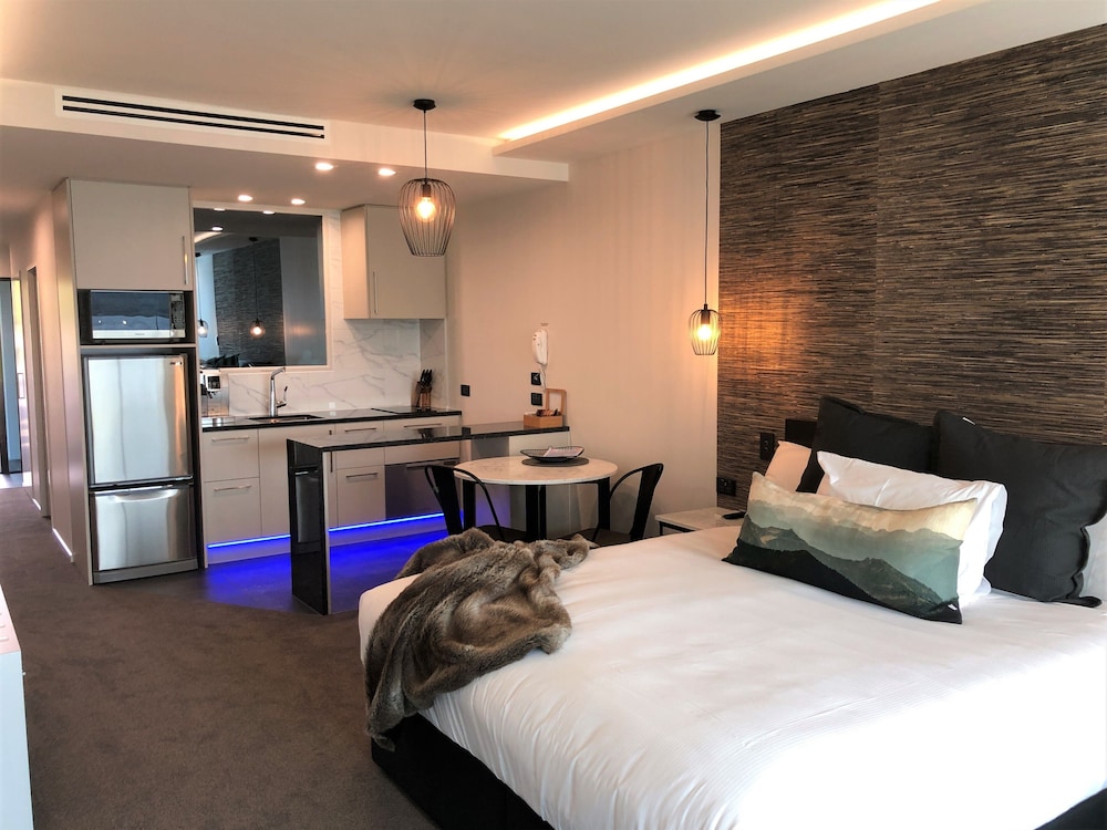Tanara Premeir Studio Suite - ADULTS ONLY