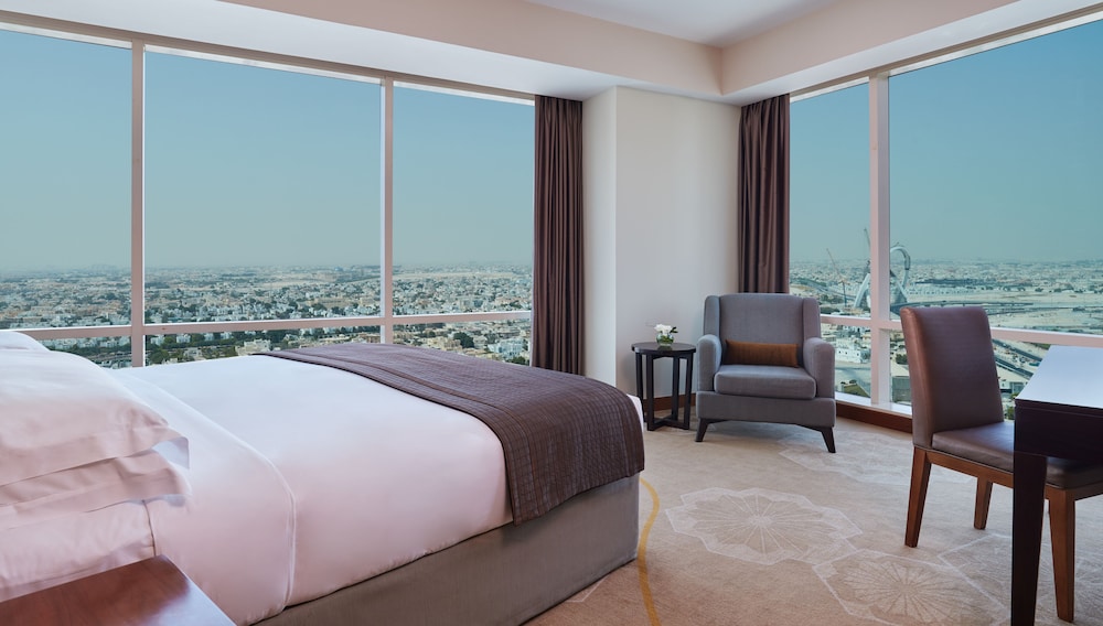 Suite, 4 Bedrooms - Photo 1