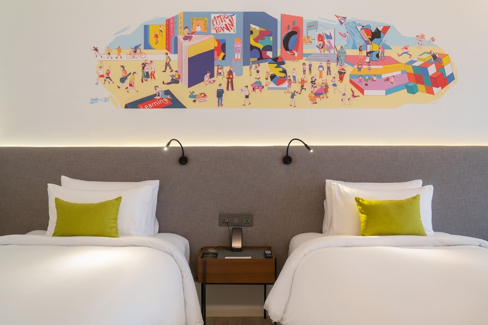 Deluxe Twin Room with City View photo 1