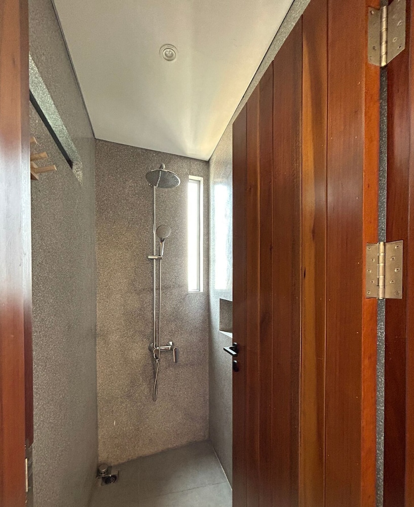 City Apartment - Photo 6