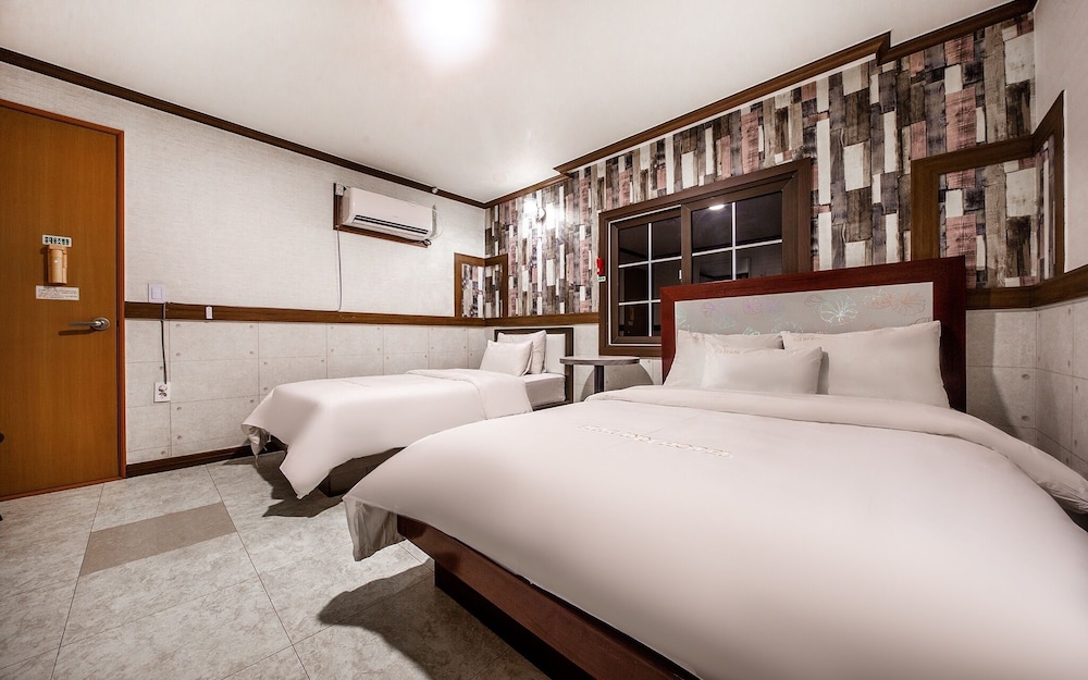 Room (Twin (Double Single/Modern Design/Bus)
