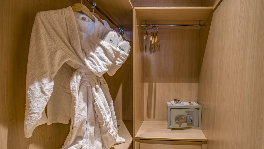 Standard Double or Twin Room photo 2
