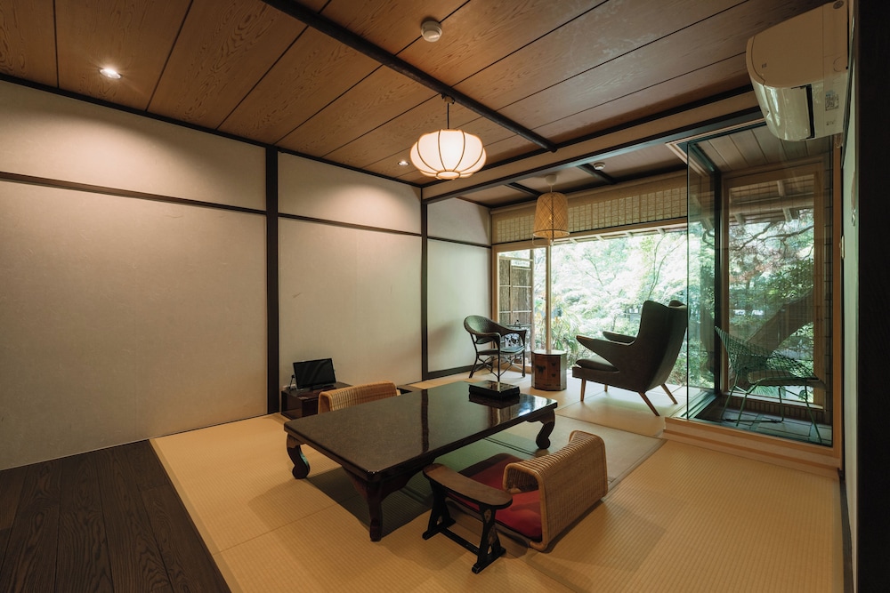 Family Suite, 2 Bedrooms, Connecting Rooms, Garden View - Photo 2