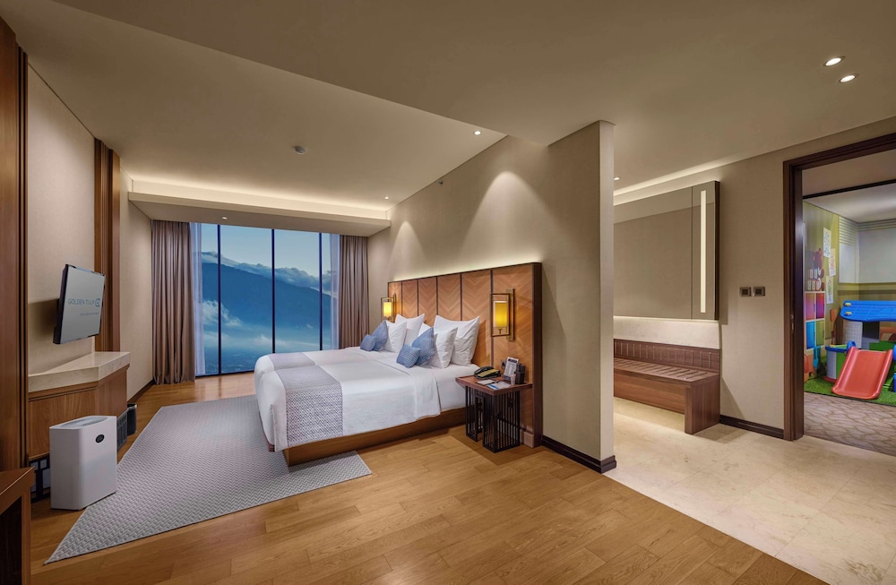 Junior Suite, 1 King Bed photo 1