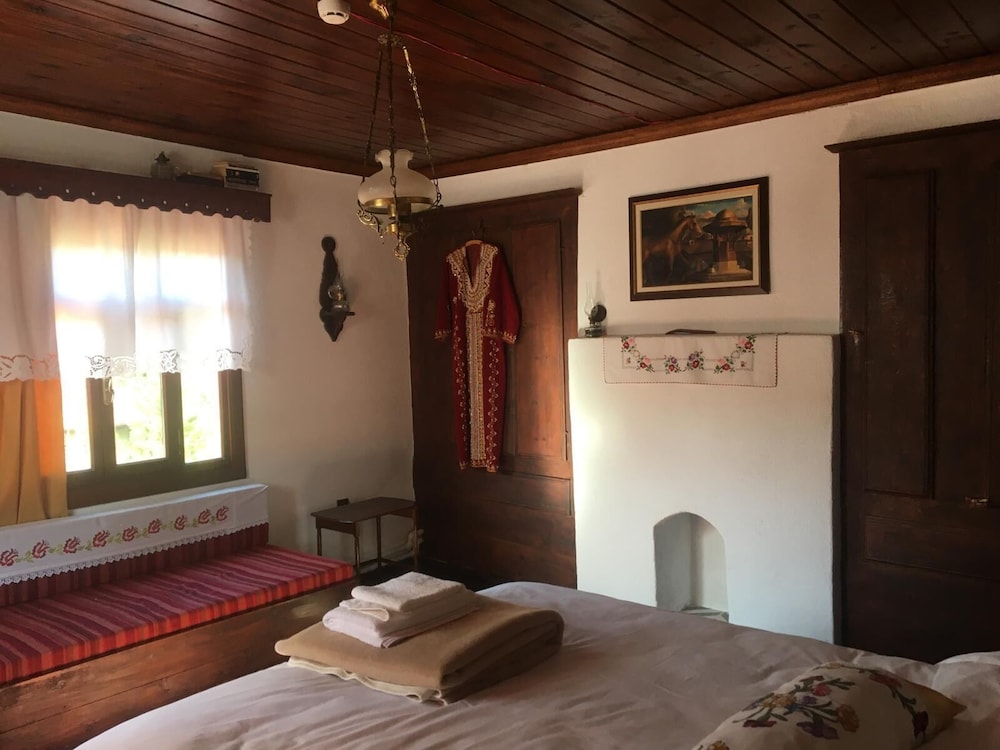 Traditional Room photo 2