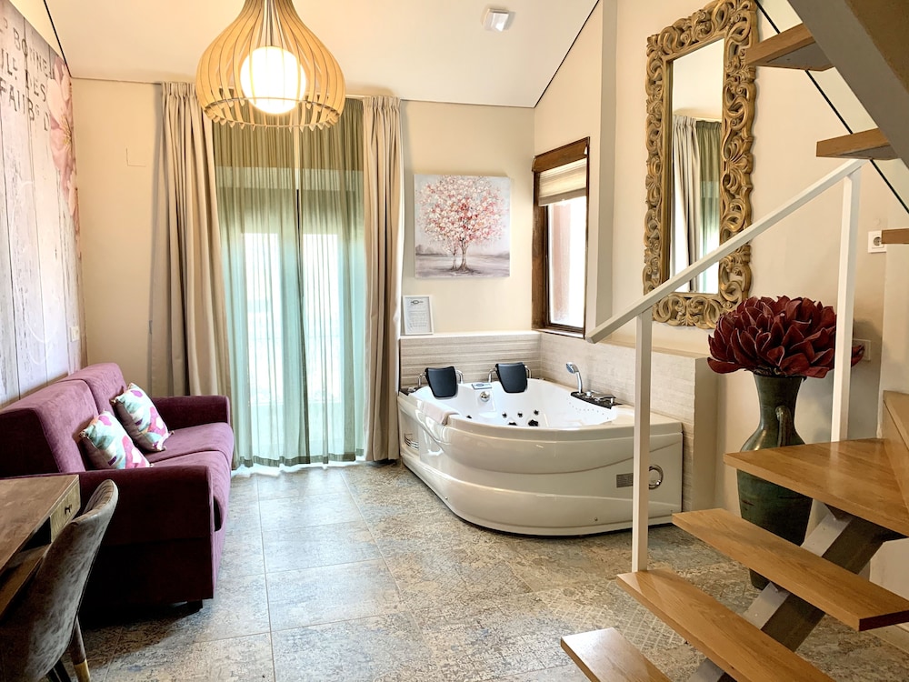 Deluxe Studio Suite photo 3