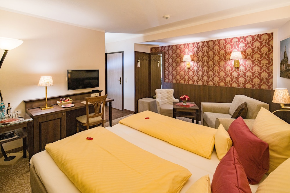 Triple Room, 2 Bedrooms photo 3