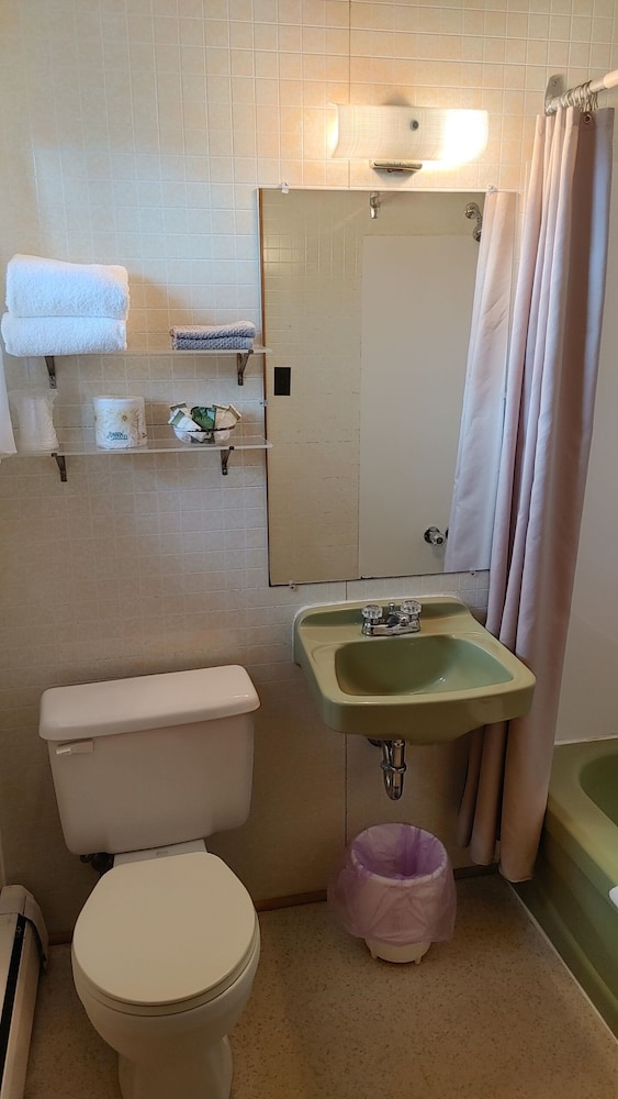 Panoramic Room, 2 Double Beds, Non Smoking, Partial Sea View photo 2